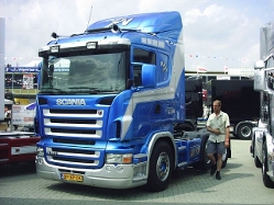 Scania-R-470-blau-silber-Rolf-200804-1