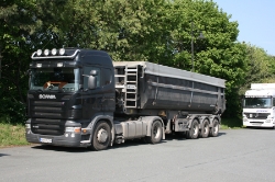 Scania-R-420-schwarz-Bornscheuer-061010-01