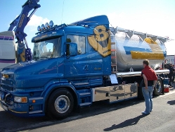 Scania-T-580-blau-Lindner-010905-01