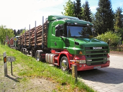 Scania-T-580-rot-gruen-Hensing-050606-02