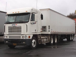 Freightliner-weiss-Holz-170205-01