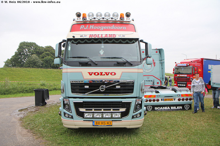 Volvo-FH16-II-700-Hoogendoorn-020810-02.jpg - Volvo FH16 700