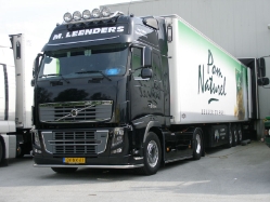 Volvo-FH-II-16-660-Leenders-Holz-250609-01