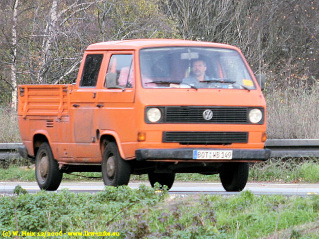 VW-T2-orange-021206-01.jpg