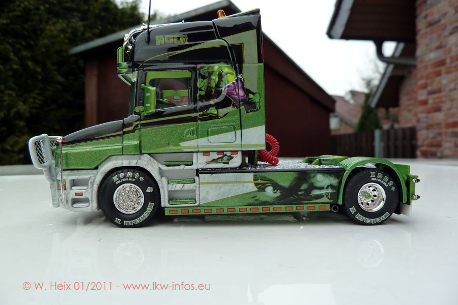 Tekno-Scania-164-L-580-Hulk-220111-02.jpg