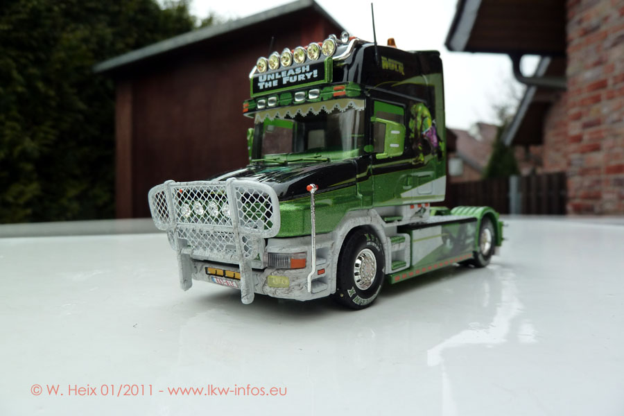Tekno-Scania-164-L-580-Hulk-220111-03.jpg