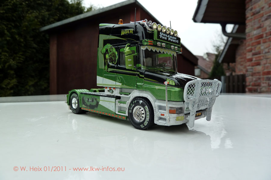 Tekno-Scania-164-L-580-Hulk-220111-05.jpg