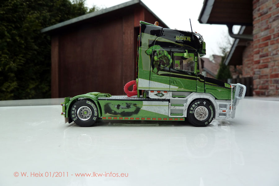 Tekno-Scania-164-L-580-Hulk-220111-06.jpg