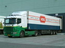 Scania-124-L-400-Dijco-vMelzen-010405-02
