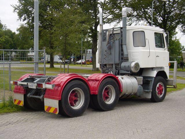Scania-141-weiss-AvUrk-080604-5.jpg - Arie van Urk