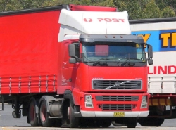 Volvo-FH12-500-Australia-Post-Voigt-210106-01-AUS