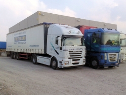BE-Iveco-Stralis-AS-440-S-45-Laurie+Steinberg-Lynen-050709-01