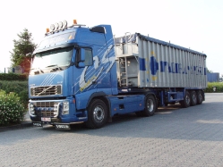 Volvo-FH12-500-blau-Holz-240807-01-BE