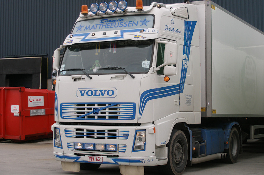 BE-Volvo-FH-weiss-Holz-100810-01.jpg - Frank Holz