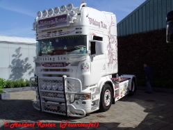 BE-Scania-R-Viking-Line-Koster-171210-01