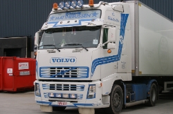 BE-Volvo-FH-weiss-Holz-100810-01