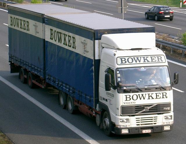 Volvo-FH12-Bowker-Szy-090504-1-B.jpg - Trucker Jack