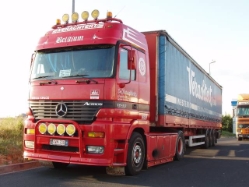 MB-Actros-1840-rot-Holz-170605-01-B