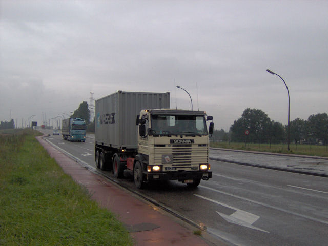 Scania-113-M-320-Rouwet-111106-01-B.jpg