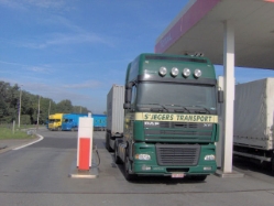 DAF-XF-s-Jegers-Rouwet-111106-01-B