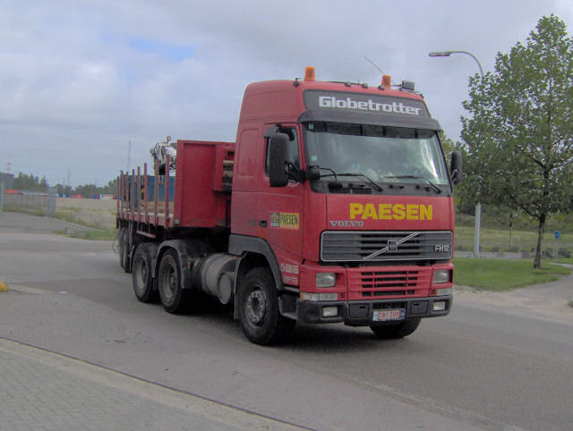 Volvo-FH12-Paesen-Rouwet-300906-01-B.jpg