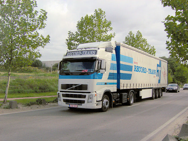 Volvo-FH12-Record-Trans-Rouwet-300906-01-B.jpg