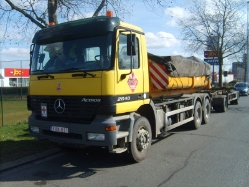 BE-MB-Actros-2640-gelb-Rouwet-010408-01
