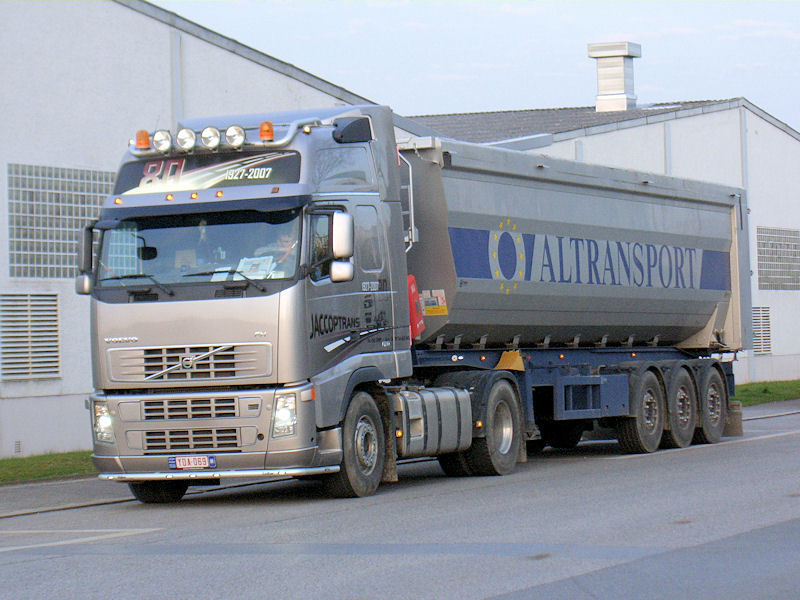 BE-Volvo-FH-silbergrau-Szy-150708-01.jpg - Trucker Jack