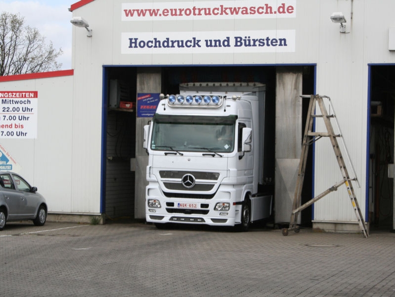 MB-Actros-MP2-1861-weiss-Reck-140507-01-B.jpg - Marco Reck