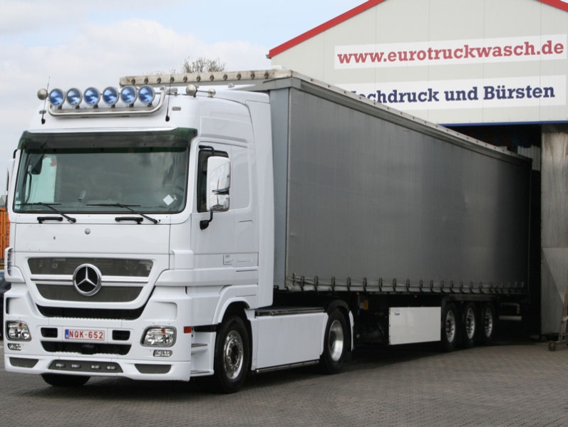 MB-Actros-MP2-1861-weiss-Reck-140507-02-B.jpg - Marco Reck