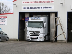 MB-Actros-MP2-1861-weiss-Reck-140507-01-B