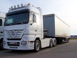 MB-Actros-MP2-weiss-Iden-190207-01-B