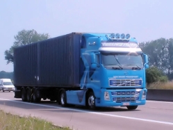 Volvo-FH12-blau-Fuchs-311206-01-B