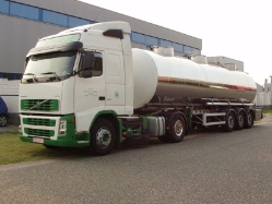 Volvo-FH12-380-Holz-240807-02-BE