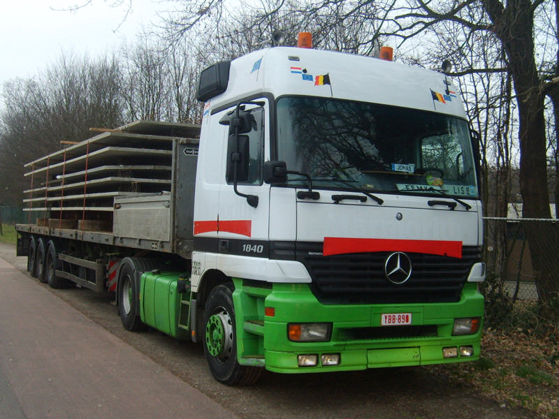 MB-Actros-1840-weiss-Rouwet-310108-01-BE.jpg