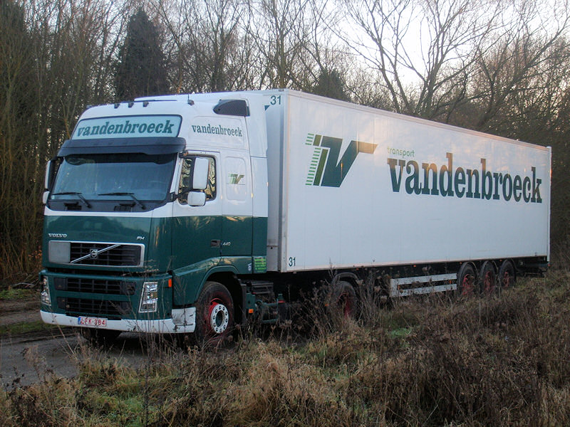 Volvo-FH-440-Vandenbroeck-Rouwet-310108-01-BE.jpg