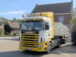 Scania-164-L-580-gelb-Rouwet-300906-01-B
