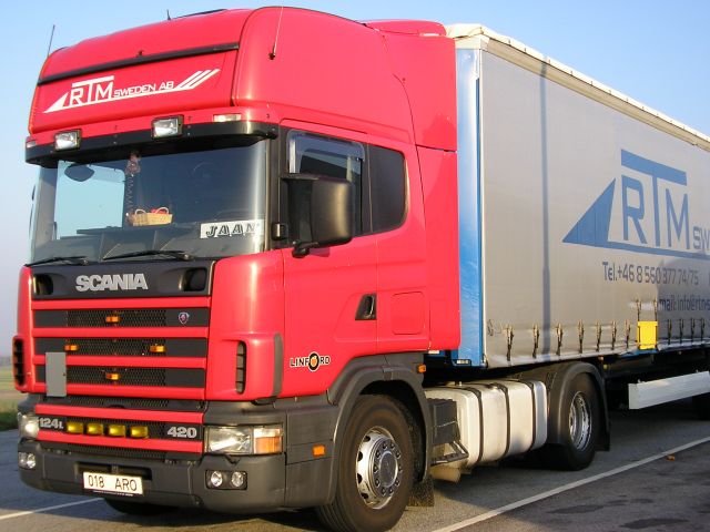 Scania-124-L-420-RTM-Wihlborg-311005-01-EST.jpg - Henrik Wihlborg