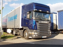 Scania-R-420-blau-Holz-190505-01-EST