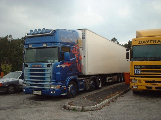Scania-124-L-440-KUEKOSZ.blau-(FIN)-(Stober).jpg