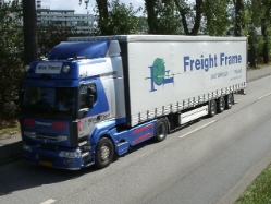 Renault-Premium-PLSZ-FreightFrame-(Willann)