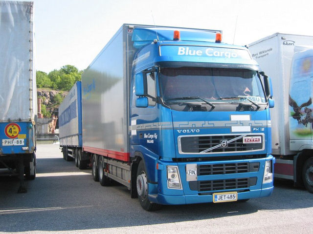 Volvo-FH12-Blue-Cargo-Posern-050507-01-FIN.jpg