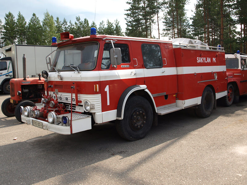 FIN-Ford-D-1211-Feuerwehr-JThiele-120810.jpg - Jörg Thiele