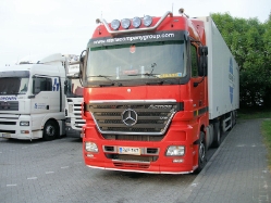 FIN-MB-Actros-MP2-rot-Holz-250609-01