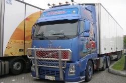 FIN-Volvo-FH-blau-Holz-100810-01