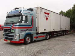 Volvo-FH-Tas-Trans-Holz-310807-02-FIN
