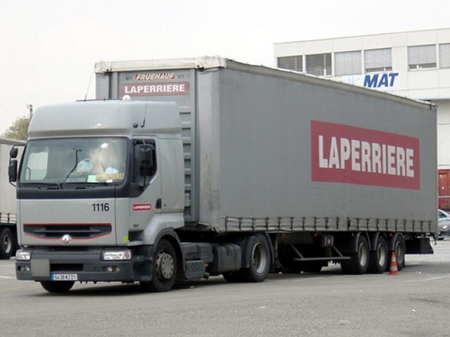 Renault-Premium-Laperriere-Hefele-290504-F.jpg - Martin Hefele