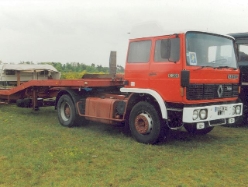 Renault-G-260-rot-Thiele-030305-01-F
