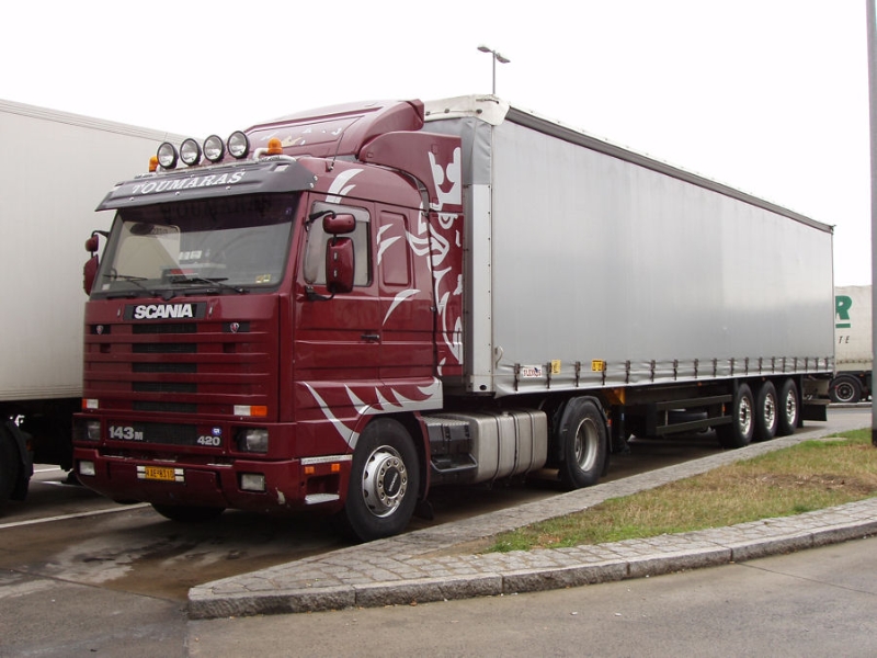 Scania-143-M-420-rot-Holz-080407-01-GR.jpg