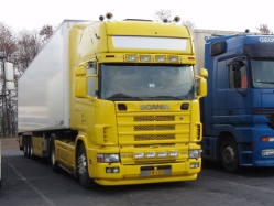 Scania-164-L-580-gelb-Holz-180107-02-GR